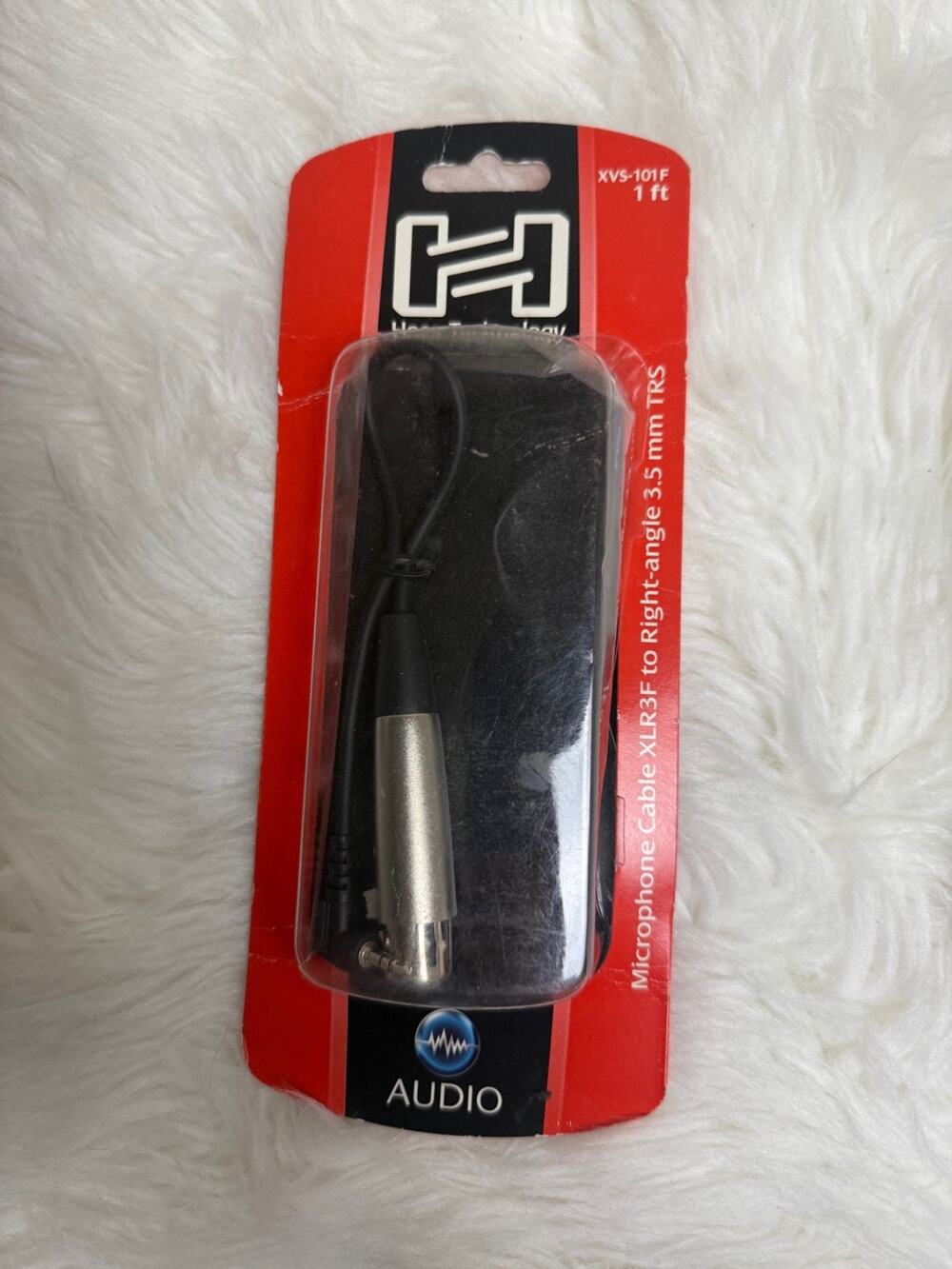 Hosa XVS-101F Microphone Cable XLR3F to Right-angle 3.5 mm TRS, 1 ft